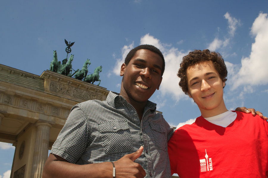 Berlin College students at Brandenburg Gate - we arrange 2 Berlin-activites every day
